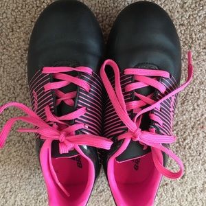 Like new Girls Soccer Cleats